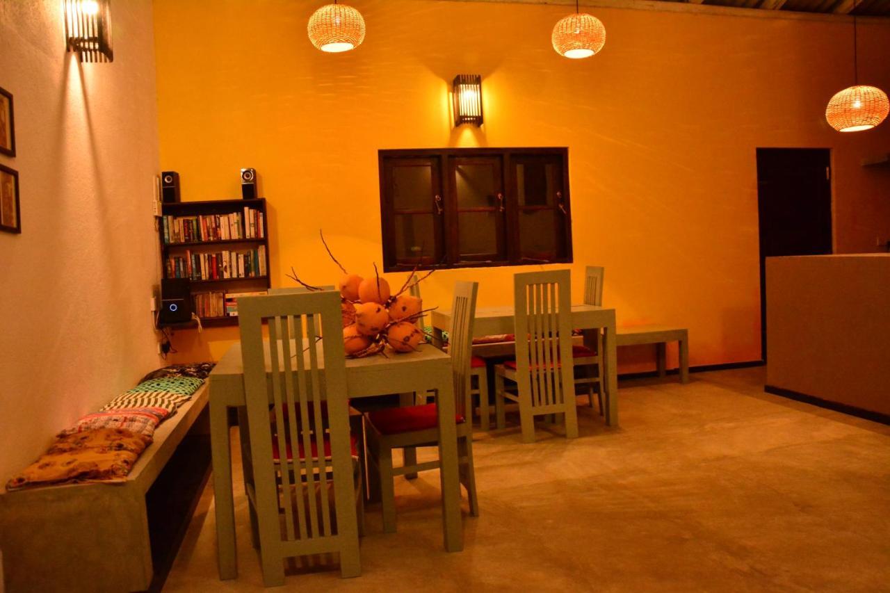 View Guesthouse & Bistro At Goyambokka タンガラ エクステリア 写真