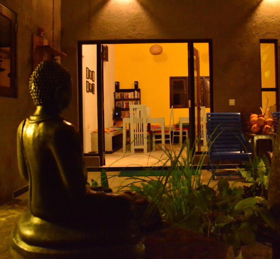 View Guesthouse & Bistro At Goyambokka タンガラ エクステリア 写真