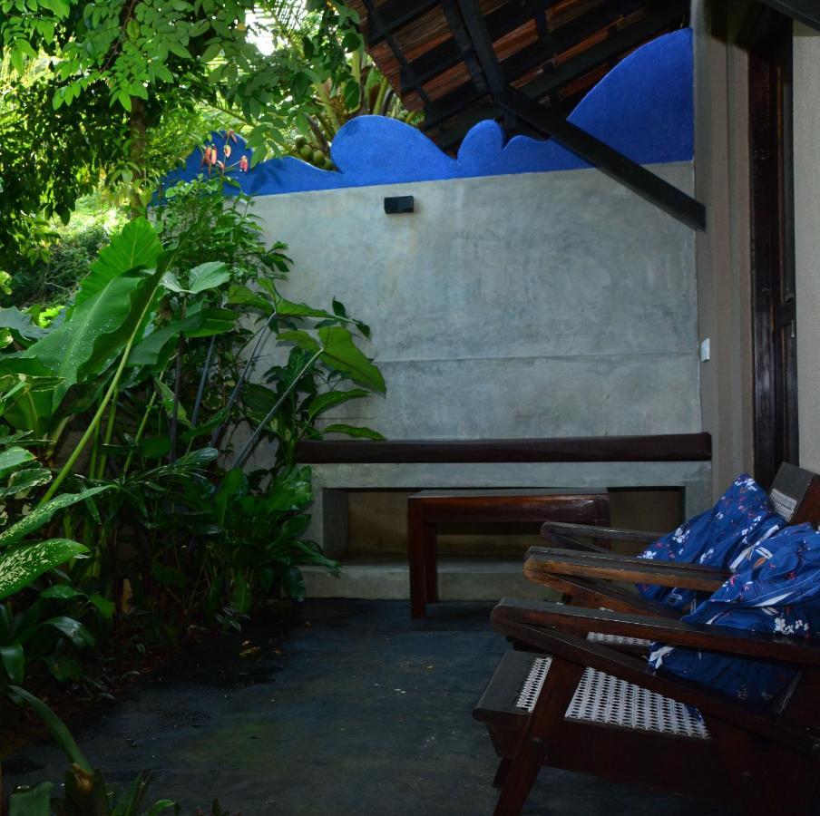 View Guesthouse & Bistro At Goyambokka タンガラ エクステリア 写真