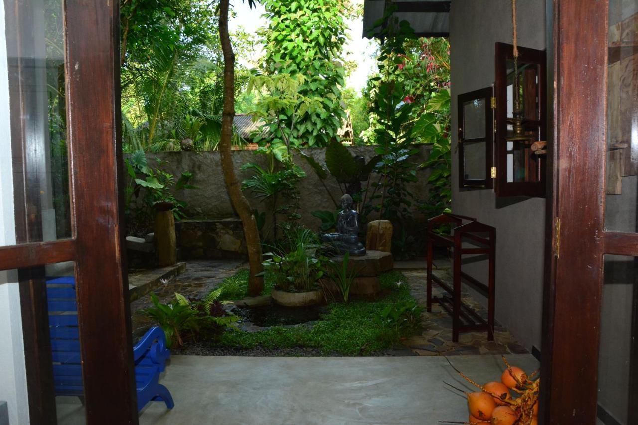 View Guesthouse & Bistro At Goyambokka タンガラ エクステリア 写真