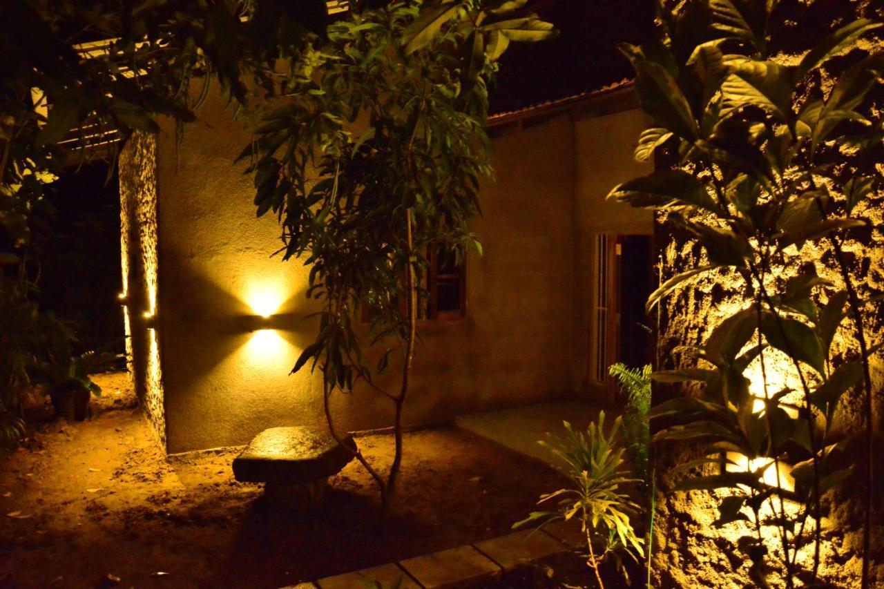 View Guesthouse & Bistro At Goyambokka タンガラ エクステリア 写真